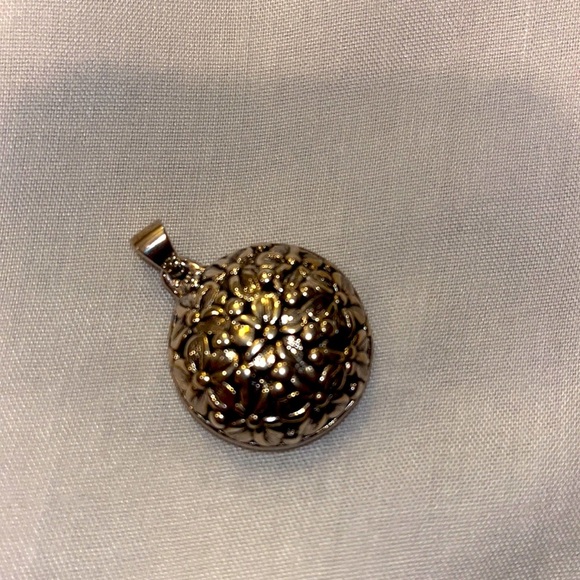 Floral silver puffed 925 pendant - Picture 2 of 7
